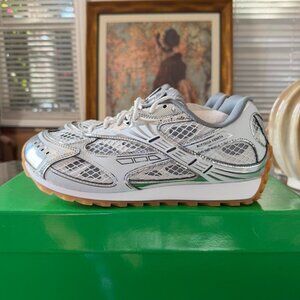 Bottega Veneta Women's White and Grey Trainers